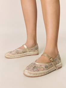 Styleloop Women's Flower Embroidered Buckle Design Fashionable Flat Casual Shoes, Bohemian Style, A Must For Travel, Summer Wear, Holiday Atmosphere - Gold - View 4