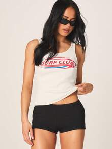 MISSGUIDED 女士冲浪俱乐部圆领无袖吊带背心，罗纹棉质面料，饰有红蓝标志印花 - 白色 - 查看 1