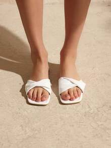 Swim Chiccia Summer New White Cute Flat Sandals Women, Fashion Casual Thong Slippers With Yellow Sole Square Toe - White - View 3