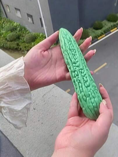 1 adet Silikon Oyuncak, Evcil Hayvanlar İçin Ses Çıkaran Oyuncak, Diş Çıkarma ve Temizleme İçin Çiğneme Oyuncağı, Can Sıkıntısını Giderir, Plastik/Sıvı Silikondan Yapılmıştır, Yumuşak ve Esnektir, Dokunması Rahattır, Dayanıklıdır, Temizlemesi Kolaydır, Stresi Azaltır ve Çok Eğlencelidir.