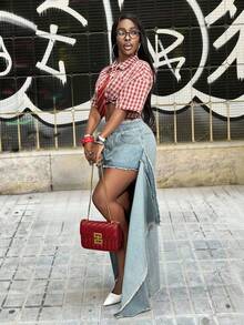 Slaydiva 女士时尚街头风性感不对称下摆毛边牛仔迷你裙 - 藍色 - 查看 4