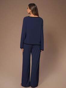 Lazeform Bộ đồ ngủ nữ kiểu Mỹ gồm áo khoác cardigan cổ chữ V tay dài và quần ống rộng phối màu tương phản. - Màu xanh hải quân - Xem 3