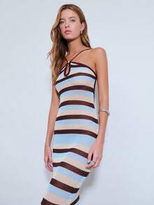 Nöista 条纹针织露背长裙，修身剪裁，面料透气。是夏季穿搭、春季造型、复活节装扮、海滩度假和休闲度假的理想之选。 - 棕色 - 查看 5