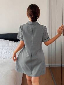 SHEIN Napfluff 女士口袋卡通刺绣条纹翻领衬衫式睡衣 - 黑與白 - 查看 2