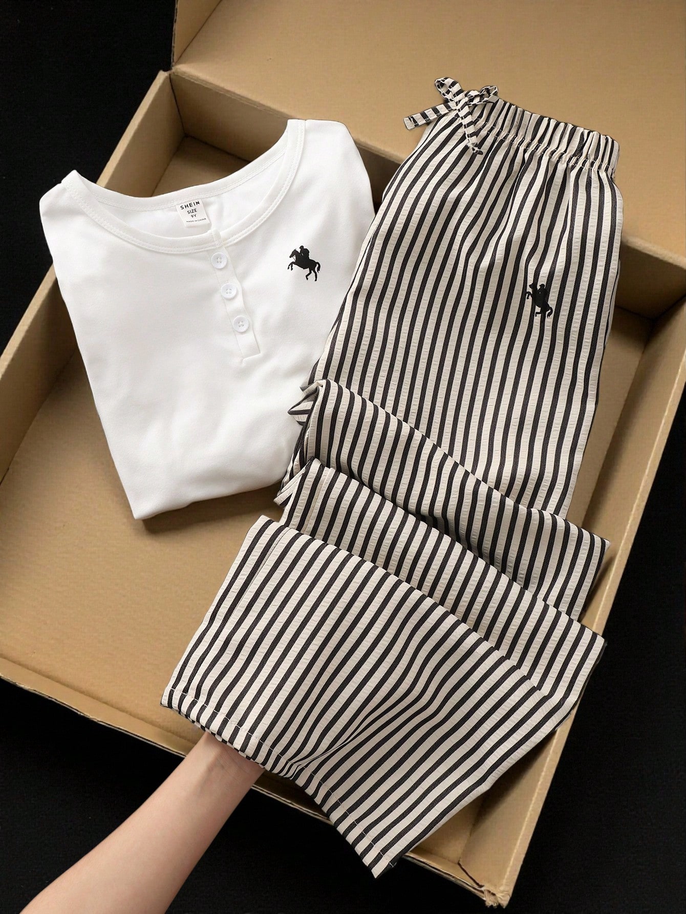 SHEIN مجموعة فتيات كاجوال فاخرة بطبعة الحصان، تي ش...