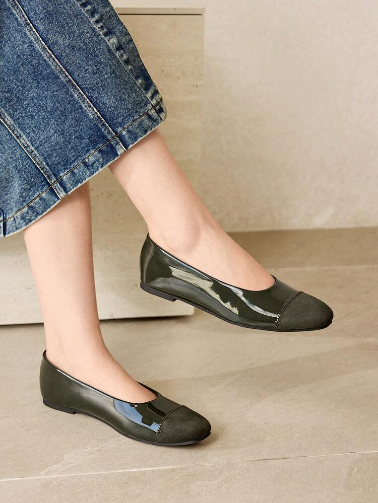 WOMEN SHOES RETRO NEW FASHIONABLE GREEN PU LEATHER COLOR MATCHING SQUARE TOE FLAT SOLE SHOES, SIMPLE CASUAL AND LIGHT, LOW VAMP AND SLIP-ON, COMFORTABLE AND ELEGANT HIGH-END BALLET SHOES SPRING SHOES