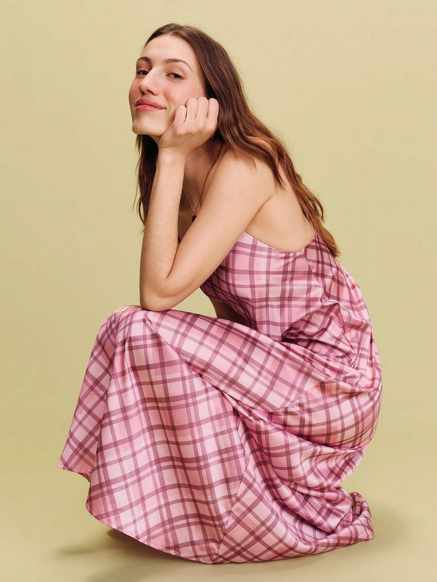 lacRébo 缎面斜裁格纹长款连衣裙，双肩带设计，打造夏日春夏造型，展现法式巴黎风情，适合度假、休闲、节日等多种场合。粉色格纹连衣裙，尽显优雅气质。 - 粉色 - 查看 1