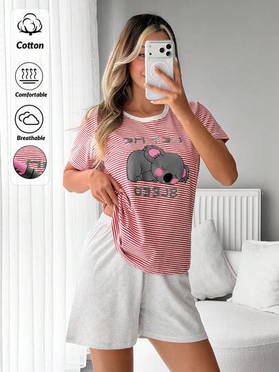 SHEIN Conjunto de pijama de mujer de 2 piezas de algodón con camiseta de cuello redondo de manga corta con estampado de koala dormido y rayas, y pantalones cortos unicolor para uso doméstico y casual cómodo