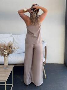 Jeta Ari 2 件套女士度假休闲纯色不对称领口花卉上衣和裤子套装 - 卡其色 - 查看 2