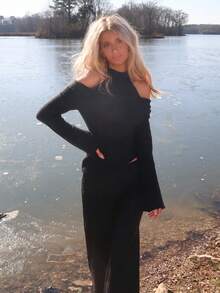 Sydney Algeri 1件女士炭灰色秋冬个性化精致露肩系带蝴蝶结设计不对称下摆弹力针织休闲毛衣 - 黑色 - 查看 1