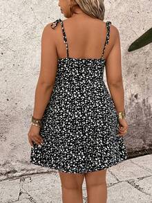 SHEIN PETITE CURVE Đầm chữ A dáng ôm, cổ vuông, thắt eo, dây mảnh, in hoa dành cho nữ cỡ lớn, thích hợp cho các buổi hẹn hò hàng ngày, du lịch, chụp ảnh và đi chơi. - Nhiều màu - Xem 2