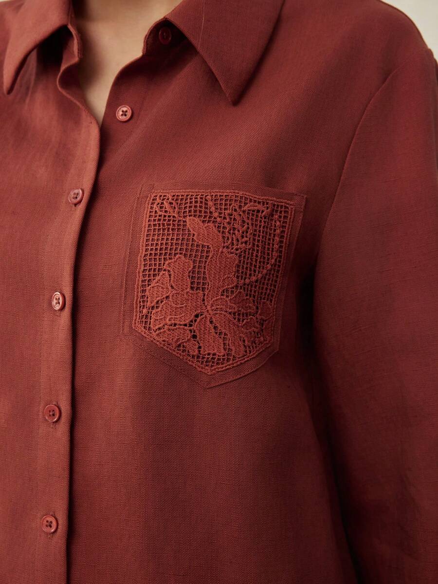 MOTF PREMIUM 亚麻蕾丝口袋长袖衬衫外套，复古风格，春夏款 - 紅木色 - 查看 2