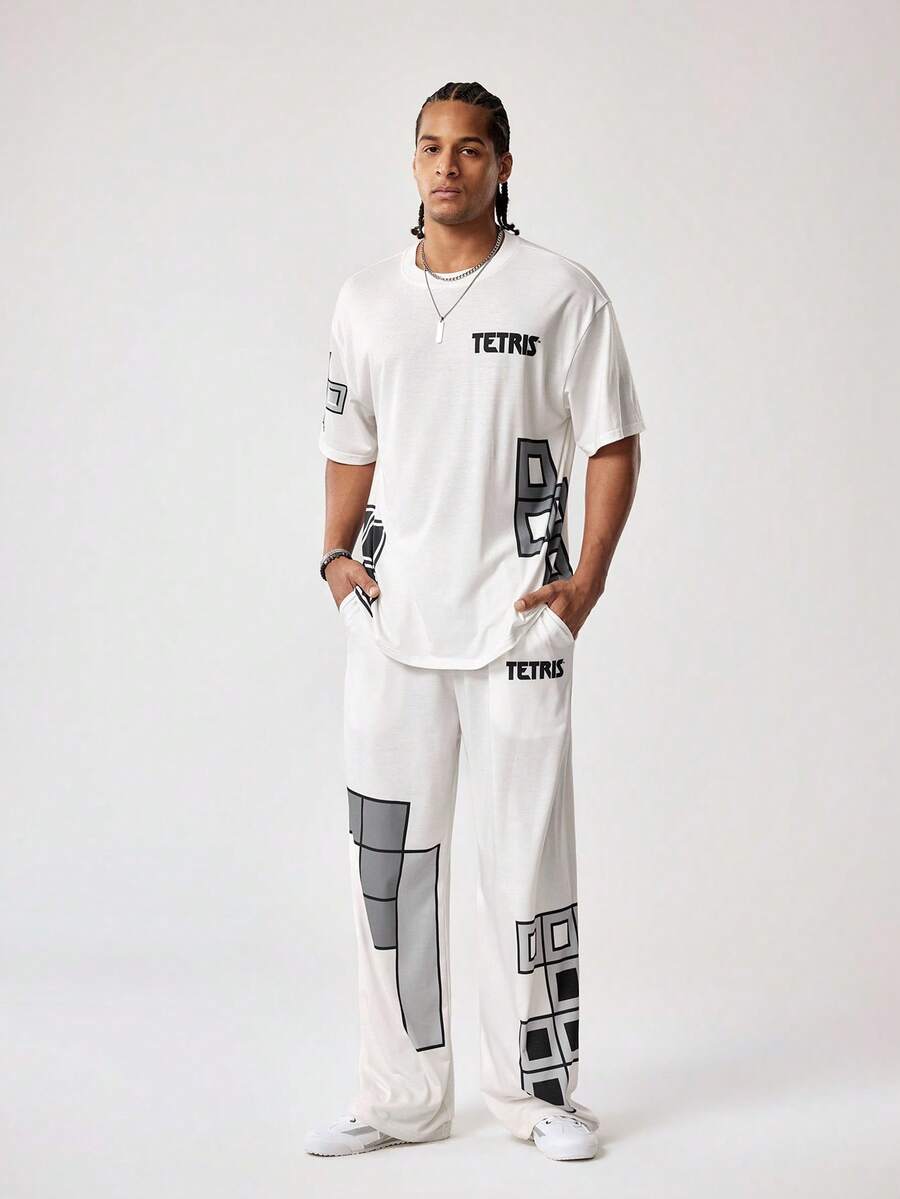 Tetris™ X SHEIN 男士休闲几何印花T恤和裤子套装，夏季 - 米色 - 查看 1