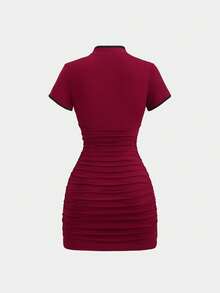 Sweetra 优雅新款中式腰带扣设计修身褶皱短款派对连衣裙，百搭夏季通勤性感女士连衣裙 - 酒紅色 - 查看 2