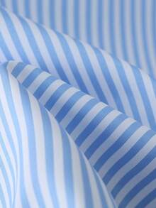 Resyla 女士蓝色条纹刺绣前系蝴蝶结设计休闲宽松短袖衬衫，适合日常通勤、下午茶、约会、度假等场合。这款系带前襟女式衬衫是夏季工作上衣的理想之选，短袖设计，款式可爱，适合夏季穿着。蓝色条纹系带衬衫，款式多样，包括短袖和系带款式。 - 彩色 - 查看 6