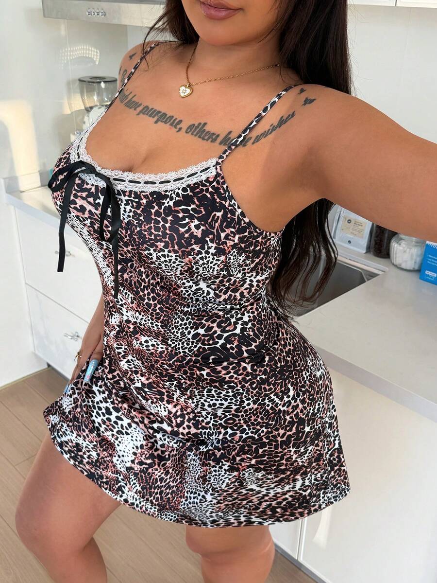 ZzzCrew 大码女式豹纹蕾丝边蝴蝶结吊带睡裙 - 彩色 - 查看 1