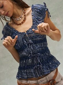 Bohemela 这款波西米亚风春夏女式衬衫，采用佩斯利花纹和蕾丝拼接细节，休闲百搭。U型领口设计，可随意变换穿搭方式，易于搭配，适合日常穿着。无论是复活节、西部乡村音乐会，还是海滩度假、日常穿着、返校季、情人节、独立日、狂欢节、音乐节、圣帕特里克节以及夏季假日，都是理想之选。 - 藍色 - 查看 4