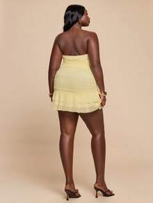 SHEIN BAE 大码春夏纯色黄色奶油色无肩带褶皱修身迷你连衣裙，荷叶边下摆，可爱夏日连衣裙，早午餐连衣裙，黄色连衣裙 - 黃色 - 查看 4