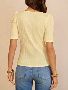 Lymera 新款春夏时尚宽松圆领性感修身中袖柔软黄色提花针织T恤，肩部饰有褶裥 - 黃色 - 查看 2
