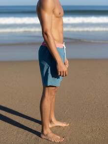 Manfinity KASUA Bañador de hombre con gráfico de letras, cintura con cordón y forro de seda de leche compresivo - Neblina azul - Ver 3