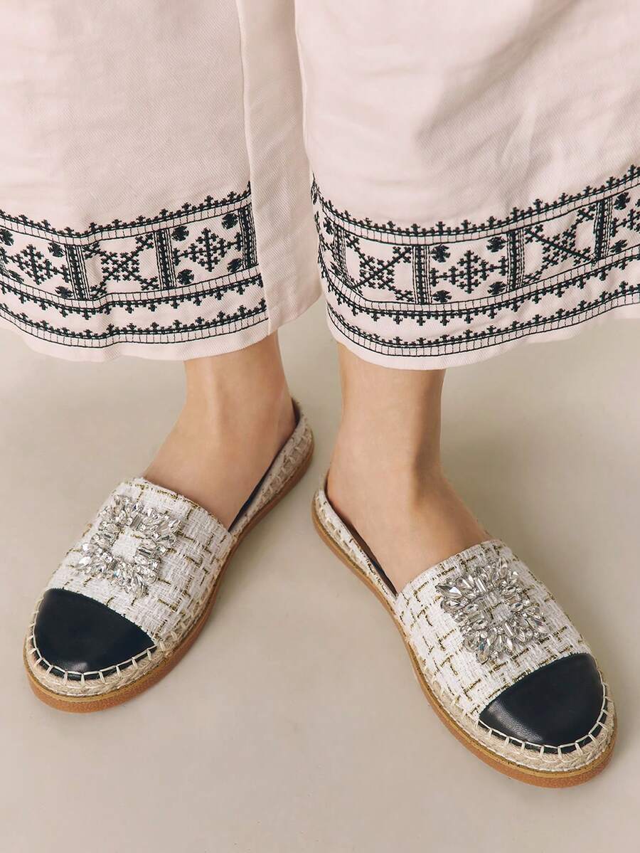 Styleloop 女士鞋履 春夏水钻装饰圆头平底鞋 黑色皮革日常通勤平底凉鞋 - 白色 - 查看 1
