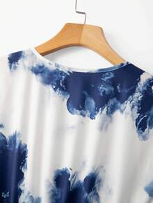 GlowEve 女士蓝色数码印花V领短袖收腰褶皱系带A字中长连衣裙，优雅显瘦，春夏款 - 藍色 - 查看 3