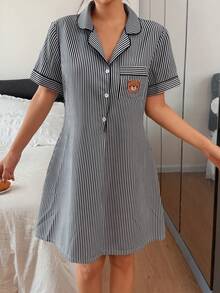 SHEIN Napfluff 女士口袋卡通刺绣条纹翻领衬衫式睡衣 - 黑與白 - 查看 6