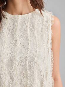 Ontre 女士柔软舒适亲肤钩编蕾丝面料修身圆领无袖H字型背心，现代都市浪漫时尚，尽显优雅气质，适合度假、婚礼宾客、商务休闲、低调复古中东风、校园返校季、婚礼系列设计，高端优雅，复古度假风，适合婚礼宾客、海滩穿着，四季皆宜，明星同款度假风，异域风情，乡村音乐会风格 - 白色 - 查看 6