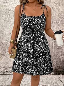 SHEIN PETITE CURVE Đầm chữ A dáng ôm, cổ vuông, thắt eo, dây mảnh, in hoa dành cho nữ cỡ lớn, thích hợp cho các buổi hẹn hò hàng ngày, du lịch, chụp ảnh và đi chơi. - Nhiều màu - Xem 5