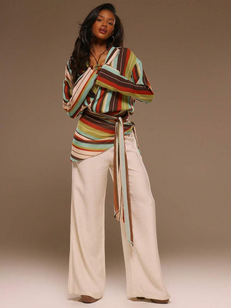 Pantalones de Lino a Rayas Multicolores con Detalle de Lazo de Sarong, Talle Medio y Pierna Recta