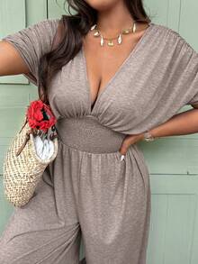 Vionelle Bộ jumpsuit nữ cỡ lớn kiểu dáng mới mùa xuân hè, dáng rộng thoải mái, cổ chữ V sâu, chất liệu dệt kim, thắt eo thanh lịch, xếp ly, phong cách đồng quê, thích hợp cho hoạt động ngoài trời và kỳ nghỉ. - Màu Khaki - Xem 5