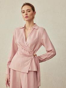 MOTF PREMIUM 简约优雅亚麻腰部金属扣装饰衬衫，春夏款 - 粉色 - 查看 5