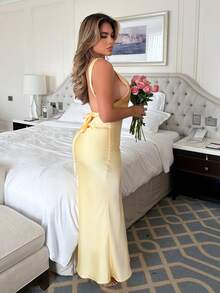 Maria Perezxox Vestido largo minimalista y sexy de unicolor amarillo/crema con escote en V profundo, sin mangas y espalda descubierta con lazo, adecuado para fiestas, cócteles, ocasiones formales, dama de honor, cumpleaños, Navidad y casual de negocios - Amarillo claro - Ver 4