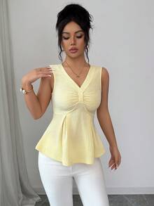 Selianne 优雅浪漫V领褶裥吊带背心，适合工作和度假穿着；荷叶边上衣；浅黄色上衣；夏季黄色上衣；娃娃衫上衣；黄色上衣；女士背心；女士上衣和衬衫；黄色上衣；女士黄色上衣；优雅女士上衣；夏季可爱新款女士上衣；女士夏季新款上衣；优雅女士上衣；女士休闲上衣 - 鵝黃色 - 查看 6