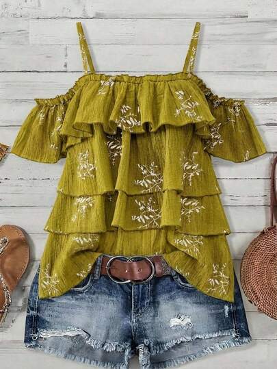 Top Corto con Estampado Floral, Escote Off-the-Shoulder y Volantes en Capas