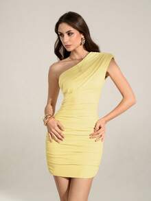 SHEIN Tall Đầm mini ôm sát màu trơn xếp ly dành cho nữ, thích hợp cho mùa hè, đi club, đầm một tay gợi cảm màu vàng, đầm lệch vai. - Màu vàng - Xem 10