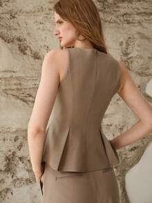 MOTF PREMIUM WOMEN'S SOLID COLOR SLEEVELESS FITTED BLOUSE, SUMMER - Khaki - View 4