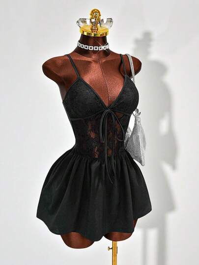 Mistrie 夏季新款黑色蕾丝拼接系带V领露背A字迷你连衣裙，适合约会、夜店或性感睡衣穿着