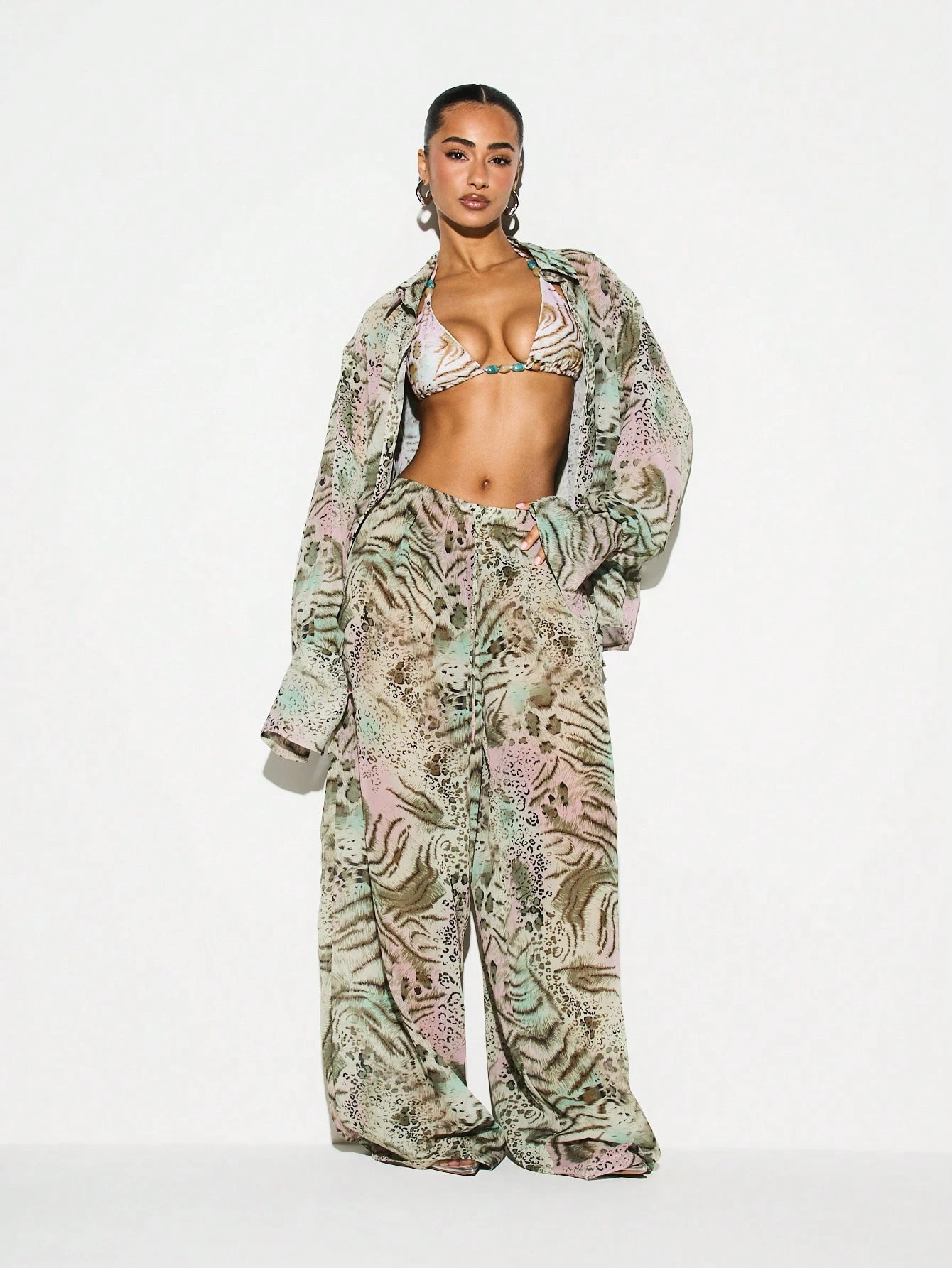 KIZN Calça de praia de perna larga com estampa animal mista