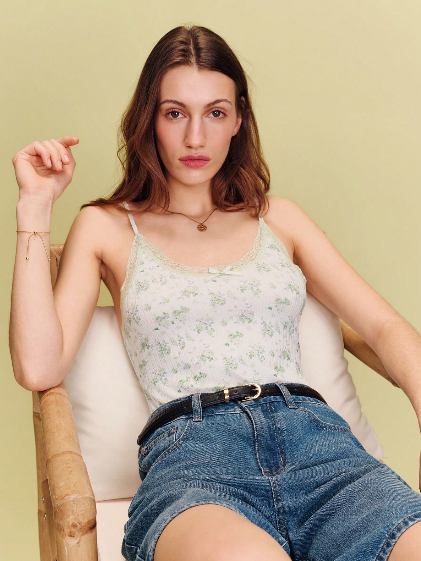 Body vintage in jersey con stampa floreale rosa e verde e bordi in pizzo a contrasto, stile carino primaverile-estivo, stile francese parigino