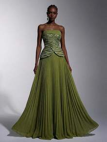 Elitara 优雅的草绿色奢华3D亮片无肩带上衣，高腰显瘦二合一设计（不含挂脖或垂褶细节，图片仅供参考）。厚实的雪纺褶皱A字裙，后背可调节。适合约会、度假、单身派对、婚礼、商务晚宴、毕业/返校季、旅行以及所有正式场合。女士晚礼服。 - 草綠色 - 查看 7