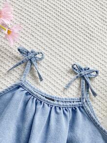 Vintaside Kids Đầm denim cho bé gái, màu xanh nhạt, dáng rộng, dây đeo mảnh, in hình bướm, hoa và bọ rùa dễ thương, chất liệu denim cotton nhẹ và mềm mại, là item thời trang không thể thiếu cho các bé gái sành điệu, thích hợp mặc vào mùa xuân/hè, đi chơi, chụp ảnh, dạo phố, dự tiệc, mẫu mới mùa hè 2026. - Rửa nhẹ - Xem 10