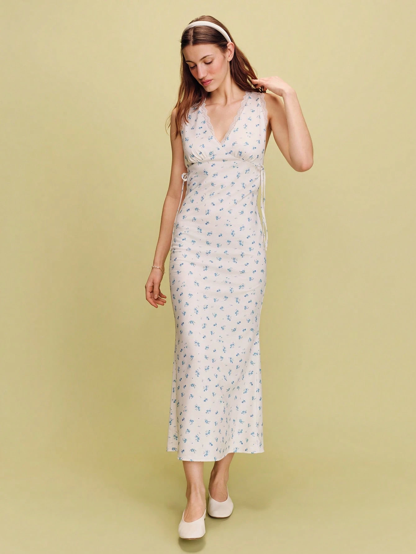 Ecru And Blue Floral Jersey Maxi Dress With A V-Neckline Trimmed In White Lace Spring Summer Vacation Dress French Style Parisian Style Cute Dress Evening Dress Vintage Holiday Dress Dresses For Woman Summer Floral Print Dress Lace Trim Dress Sleeveless Dress