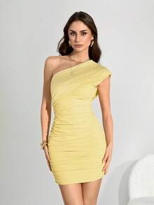 SHEIN Tall Đầm mini ôm sát màu trơn xếp ly dành cho nữ, thích hợp cho mùa hè, đi club, đầm một tay gợi cảm màu vàng, đầm lệch vai. - Màu vàng - Xem 2