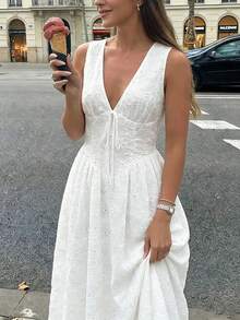 Franclia 纯色V领系腰带休闲无袖简约百搭连衣裙 - 白色 - 查看 3