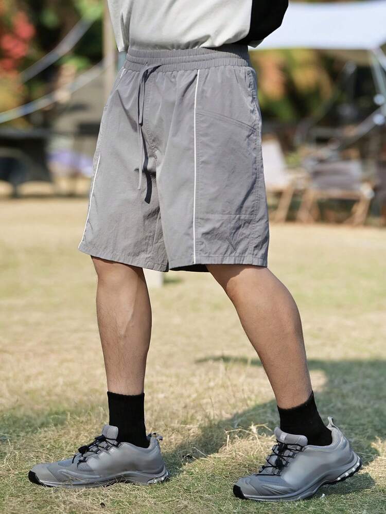 Men's Solid Gray Cargo Shorts With Contrast Drawstring, Summer