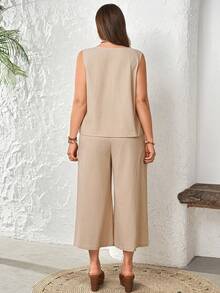 Rosumi Conjunto de 2 piezas de talla grande para mujer con top sin mangas de cuello redondo y pantalones capri con bolsillos, color caqui - Caqui - Ver 2