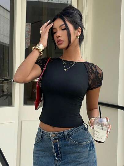 Siren Gaze Áo thun nữ tay ngắn hở lưng phối ren đen, kiểu dáng Y2K, thích hợp cho các lễ hội âm nhạc, lễ hội hóa trang, tiệc tùng, hoạt động ngoài trời, áo hở lưng, áo ren, màu đen, mùa hè