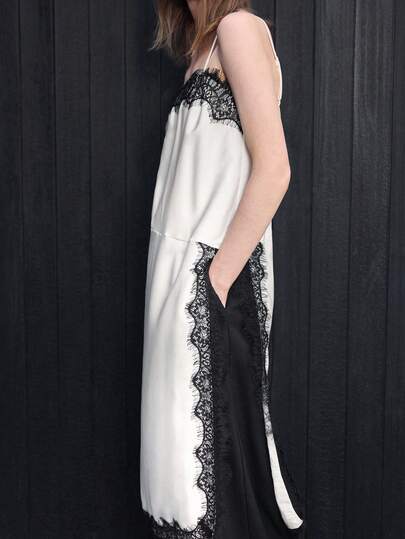 Ontre 女士杏色与黑色撞色拼接舒适亲肤高端抗皱缎面面料修身无肩带吊带背心，饰有蕾丝边，单侧高开衩设计，时尚都市商务休闲通勤装，高品质机场休闲低调复古高端邮轮度假装，中东简约奢华百搭必备无袖上衣