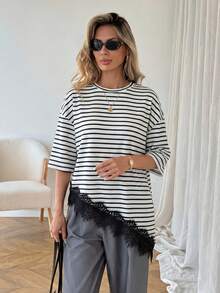 SHEIN LUNE Áo thun nữ kiểu dáng thường ngày kẻ sọc phối ren, vạt áo bất đối xứng, thích hợp cho kỳ nghỉ hè, đi làm và mặc hàng ngày. - Đen và trắng - Xem 5